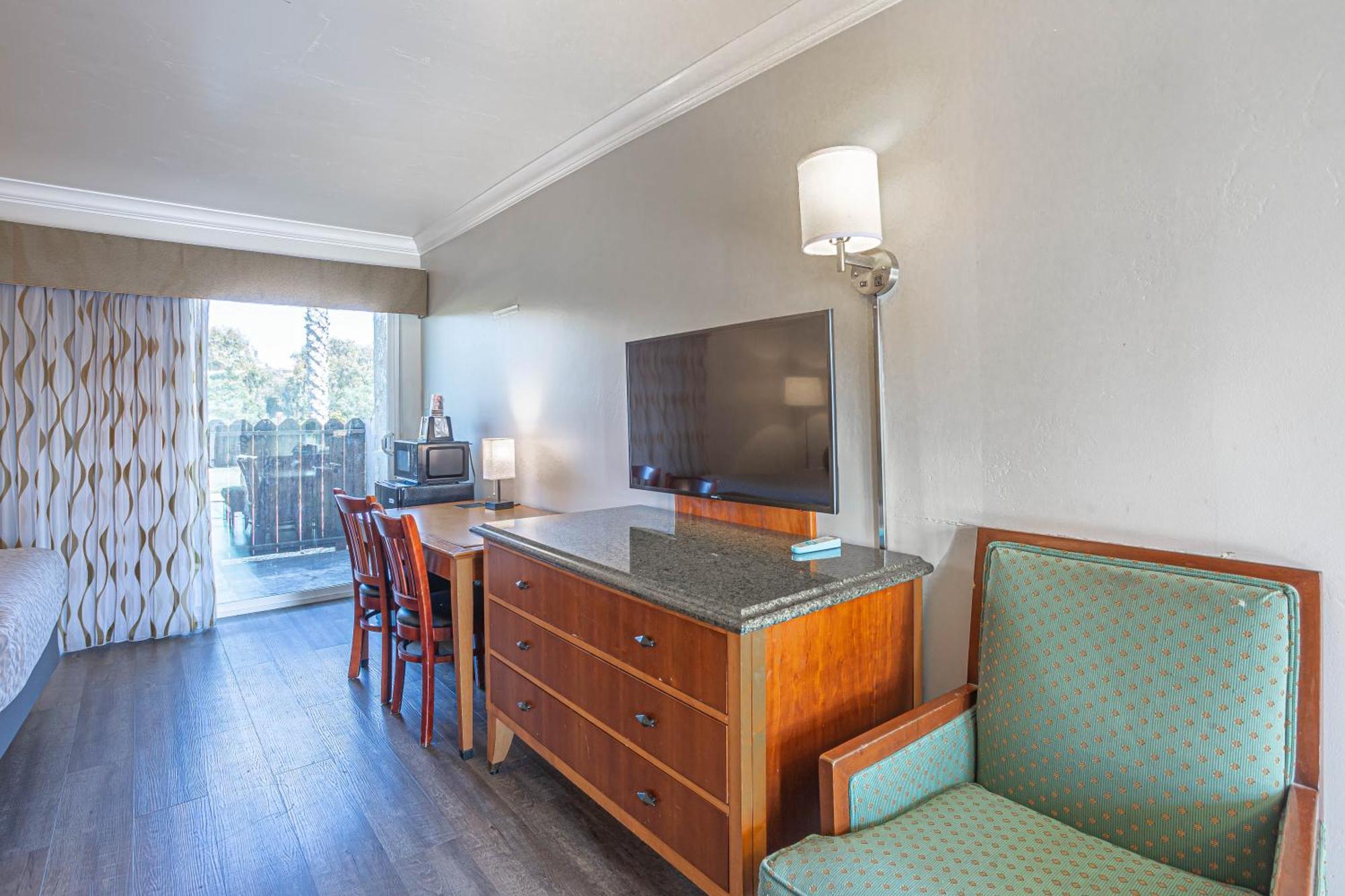 Aloha Inn Arroyo Grande Rum bild